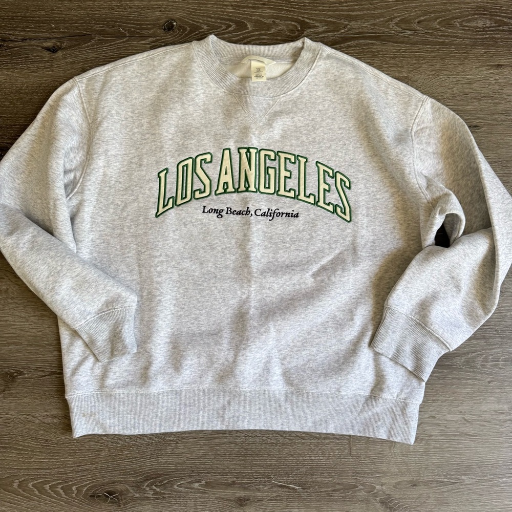 H&M sweatshirt size medium